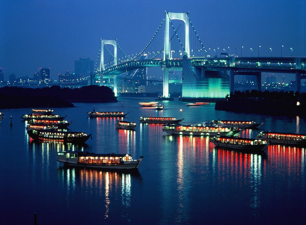 Japanese houseboats in Tokyo